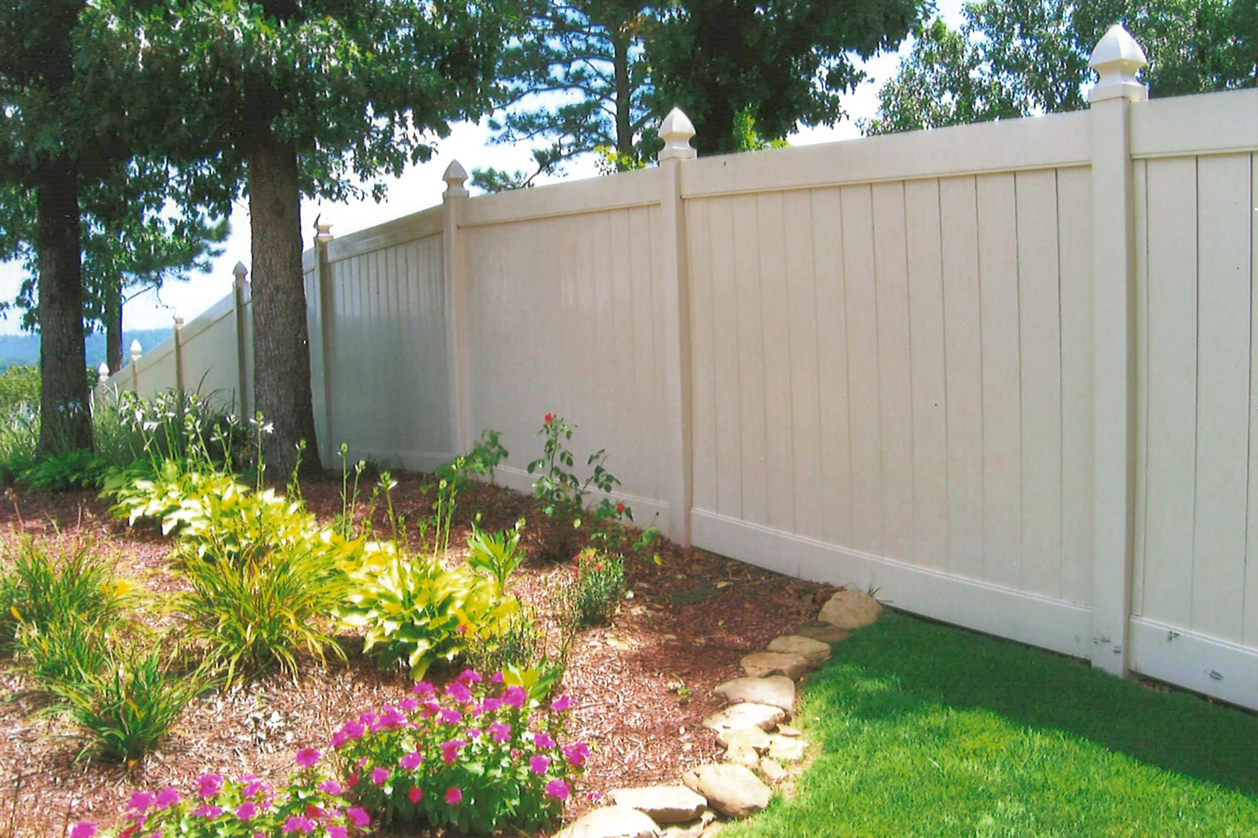 vinyl fencing